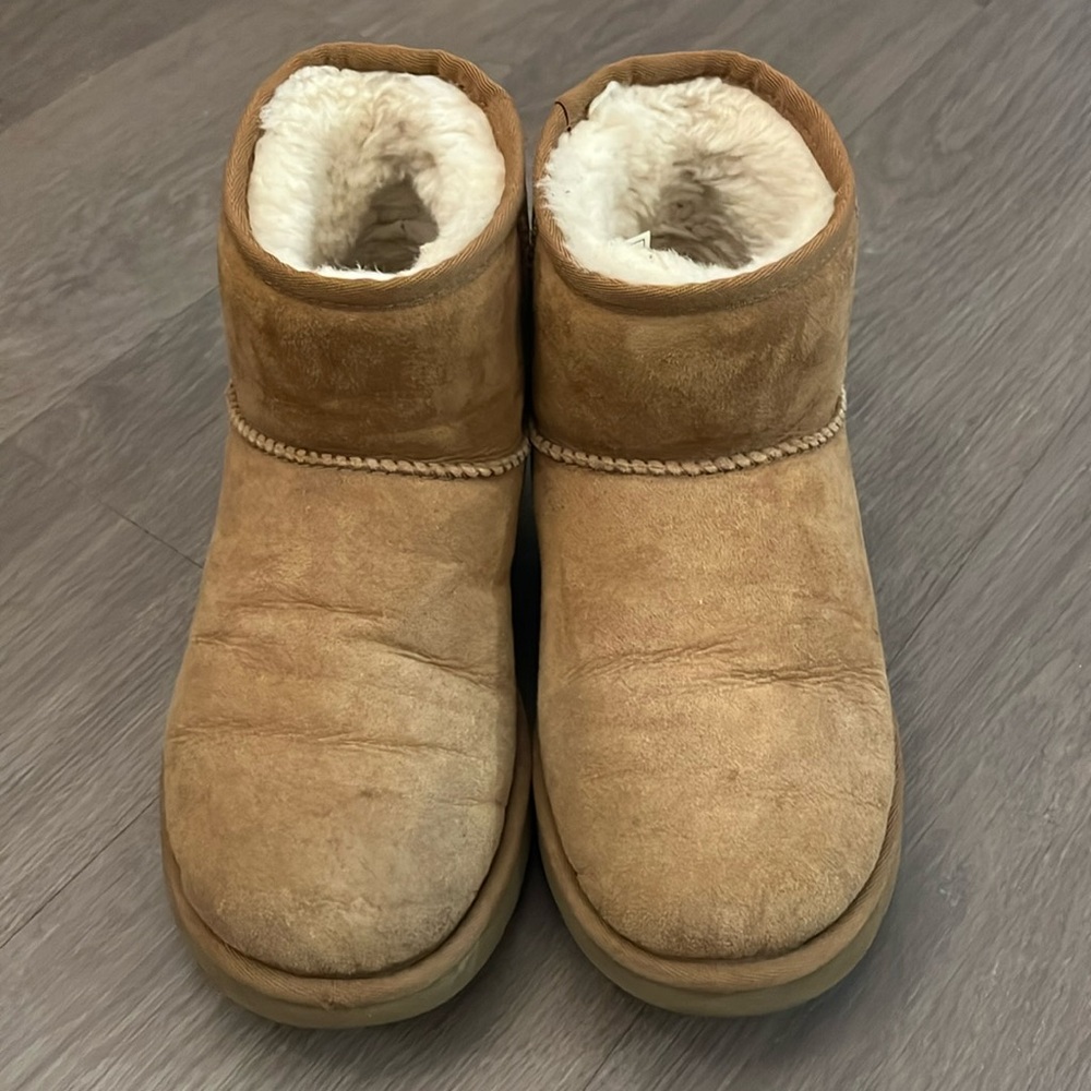 UGG classic mini